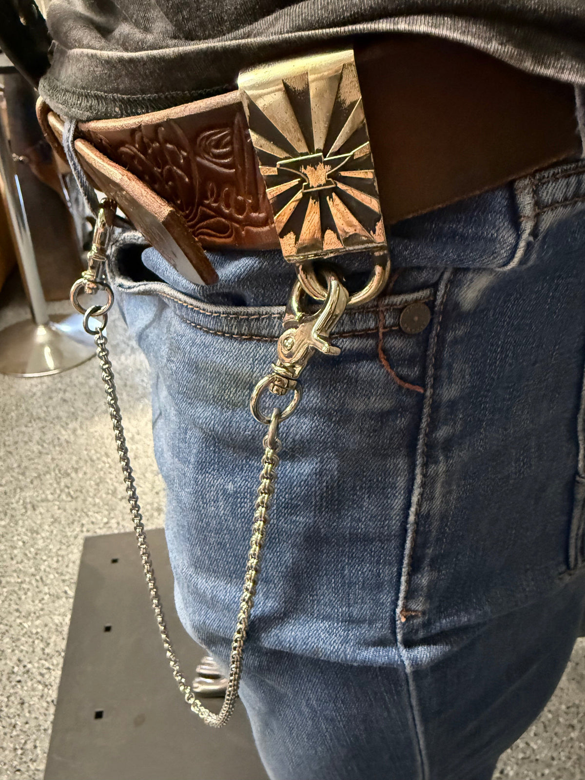 21 Inch Anvil Wallet Chain - Slim 2 In 2 with White Belt Charm