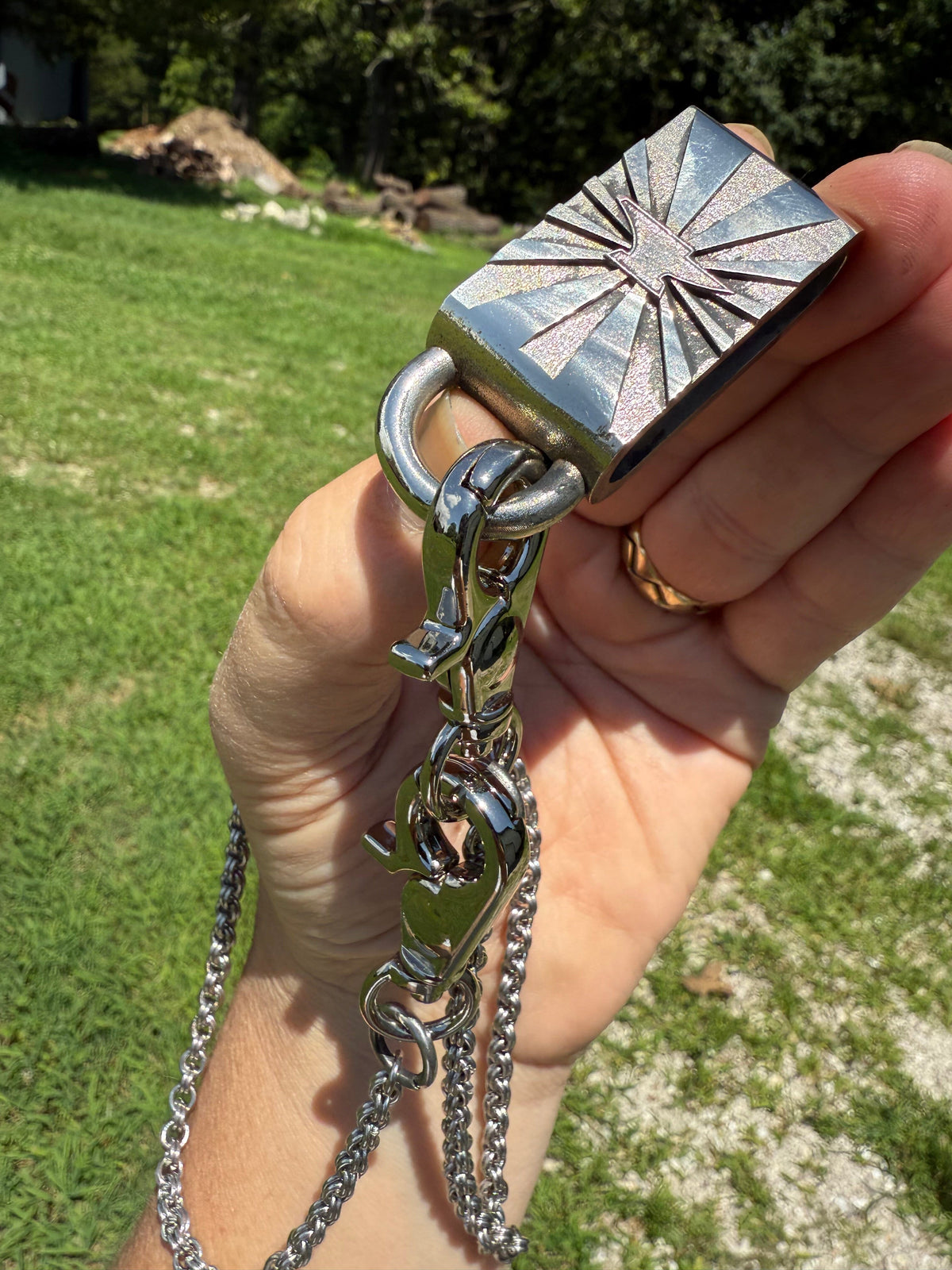 21 Inch Anvil Wallet Chain - Slim 2 In 2 with White Belt Charm