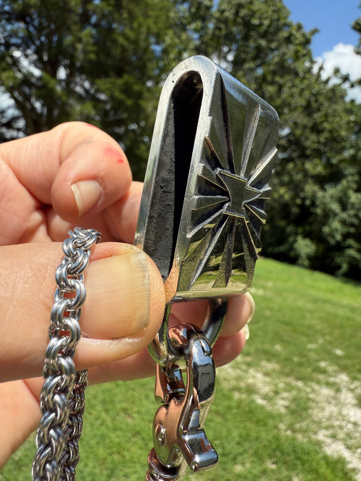 21 Inch Anvil Wallet Chain - Slim 2 In 2 with White Belt Charm