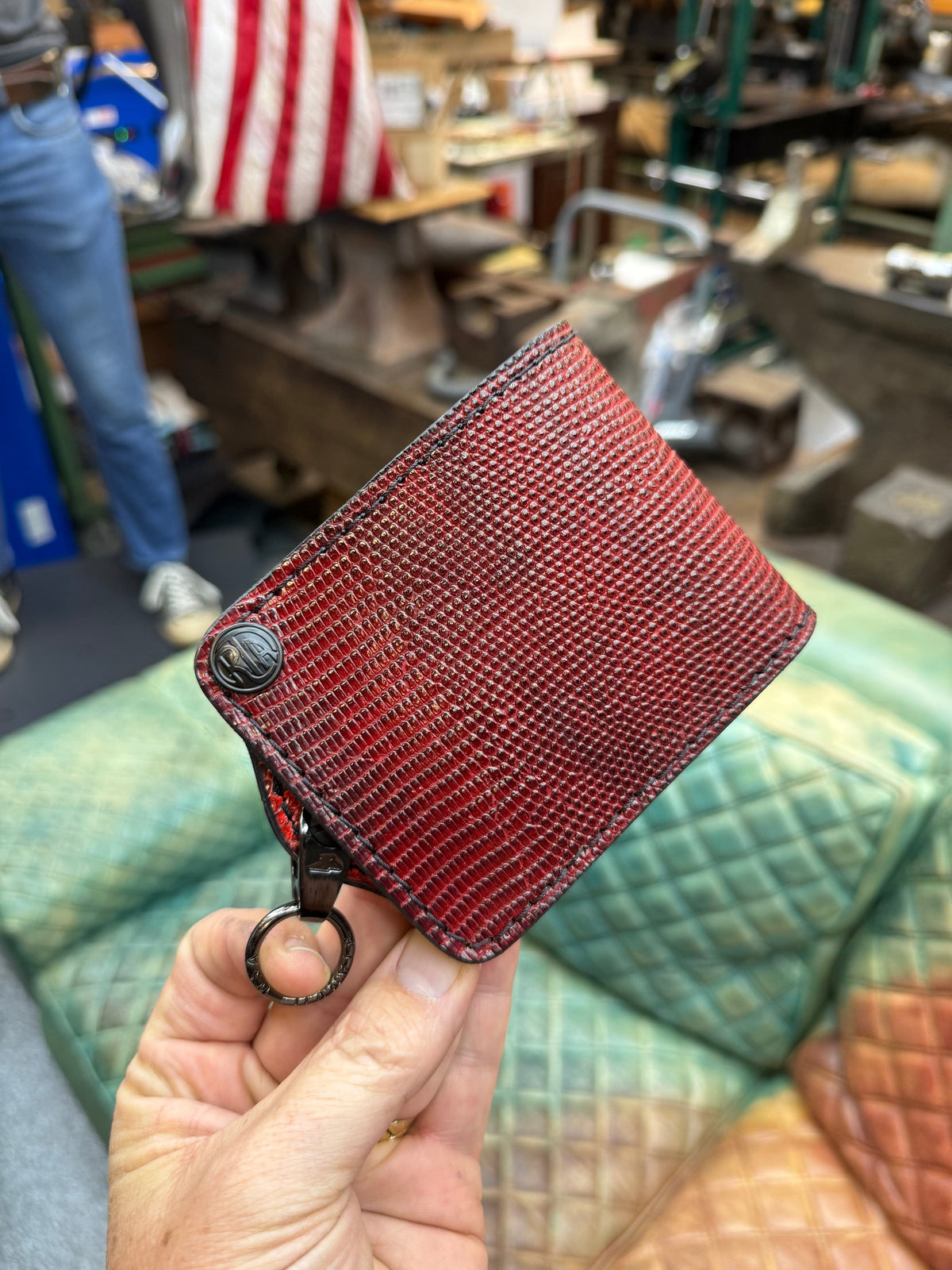 5G Bifold Chain Wallet - BloodRed Lizard