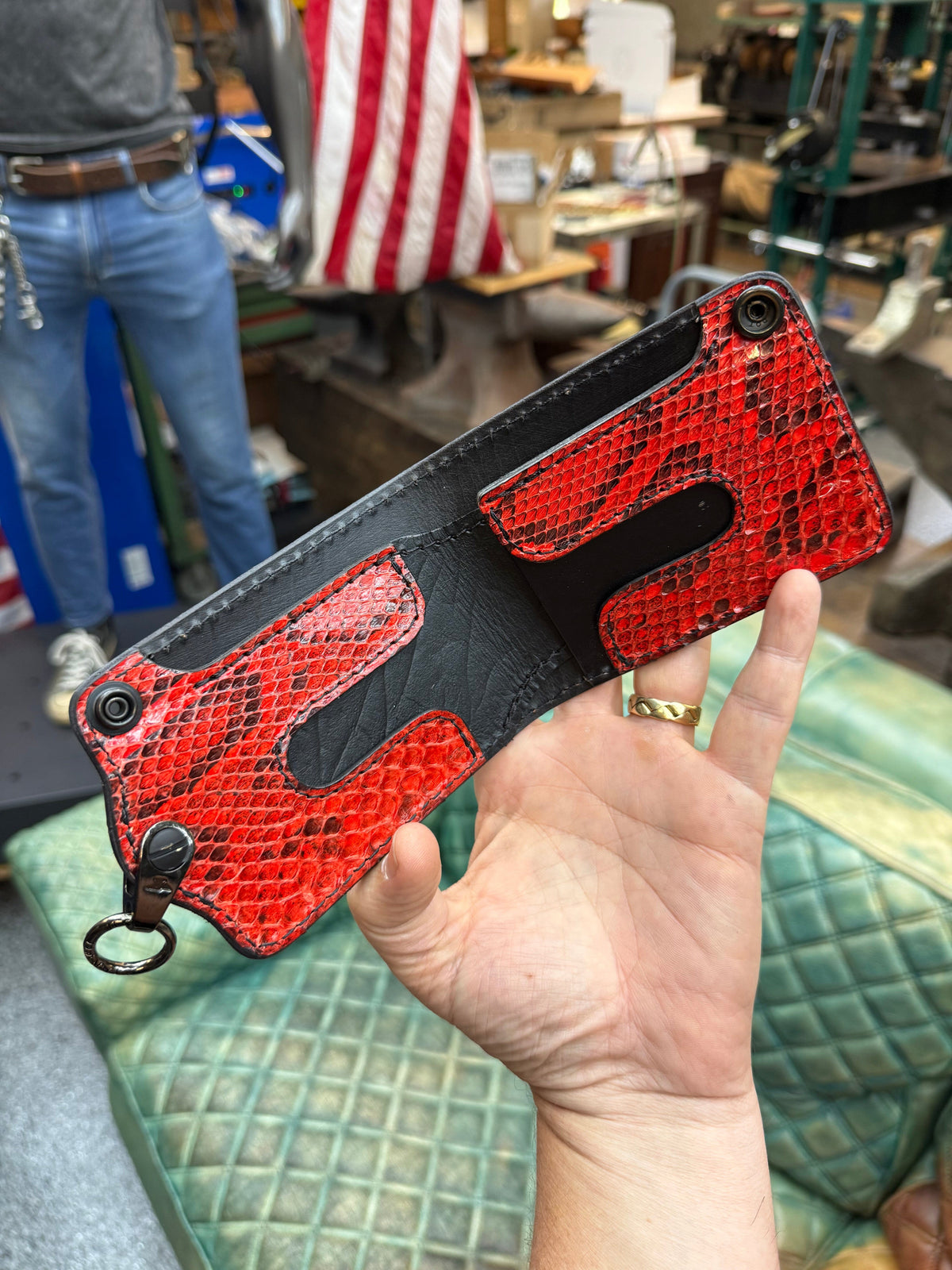 5G Bifold Chain Wallet - BloodRed Lizard