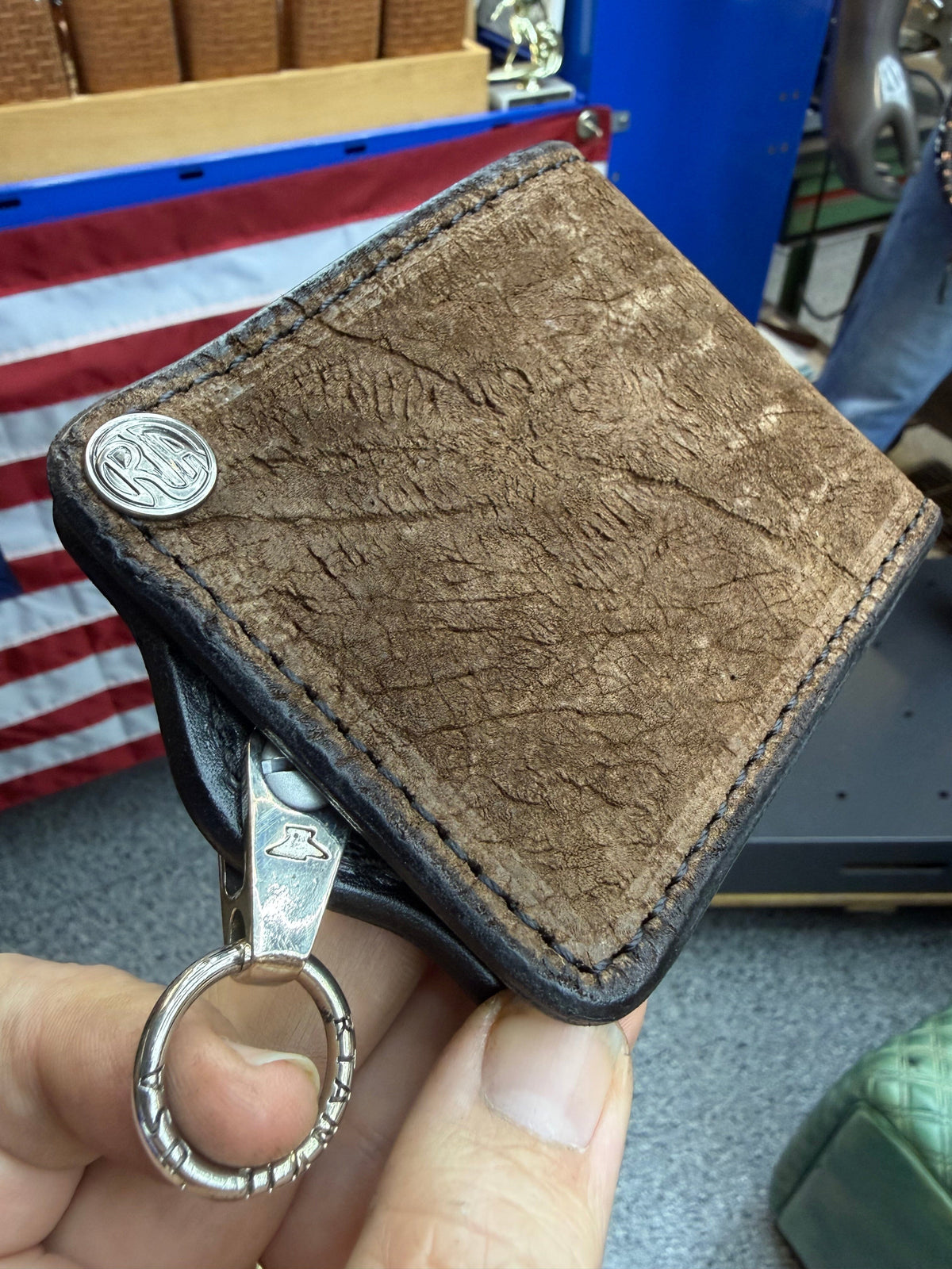 5G Bifold Leather Chain Wallet - Chocolate Hippo
