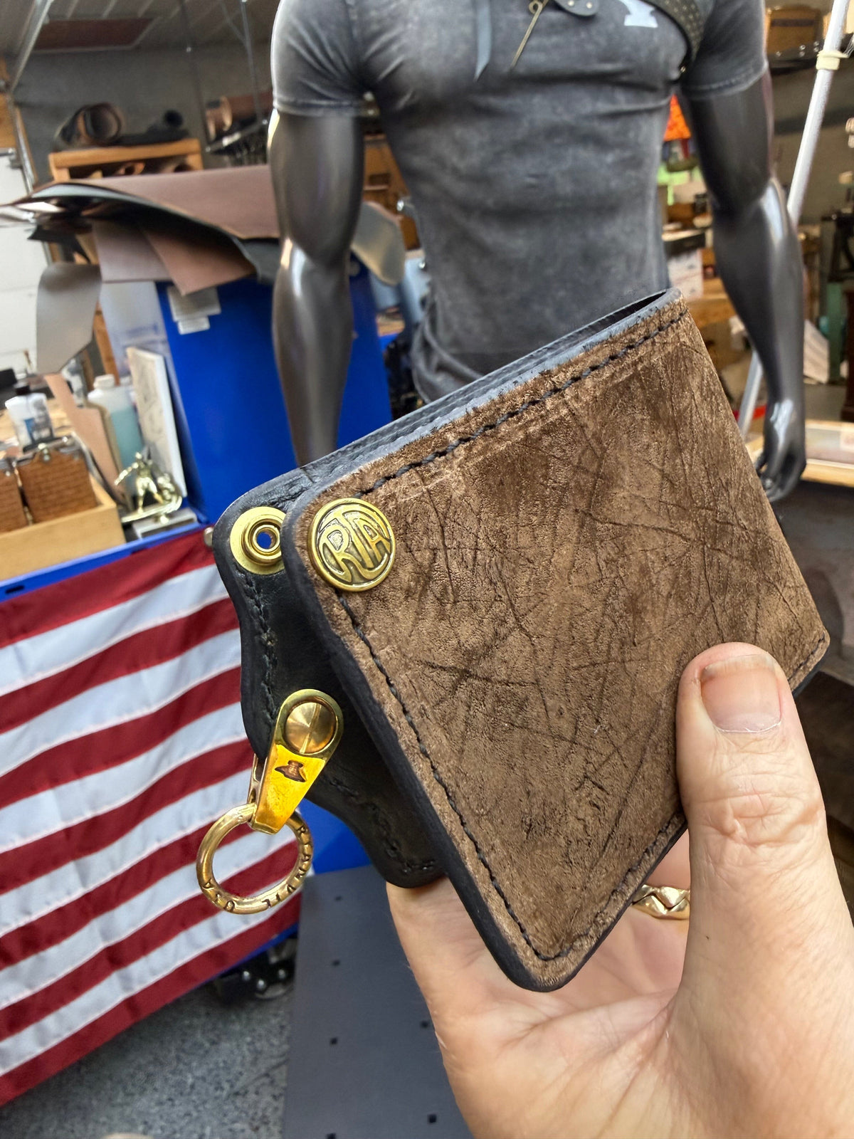 5G Bifold Leather Chain Wallet - Chocolate Hippo