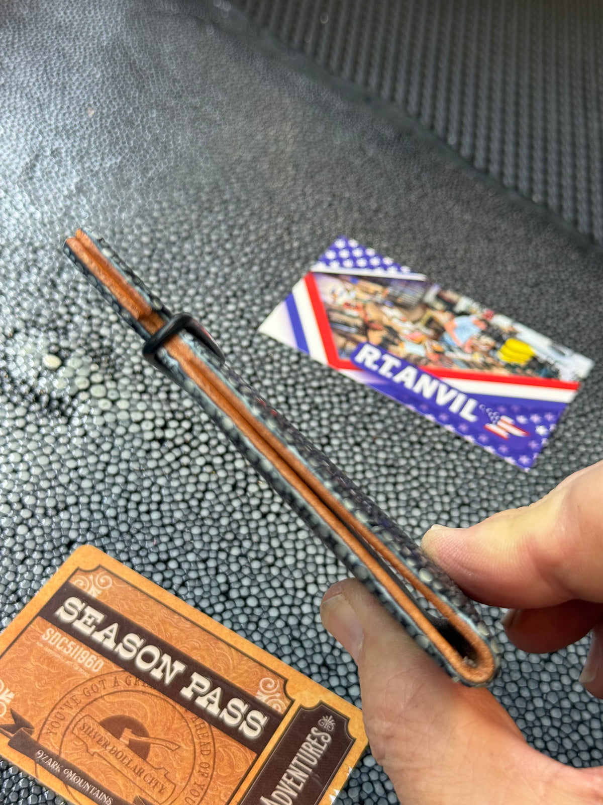 RTAnvil Cash Wrap Wallet - GunMetal Black Stingray