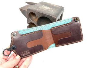 Anvil 5G Bifold Leather Chain Wallet - Antique Vanilla American Alligator