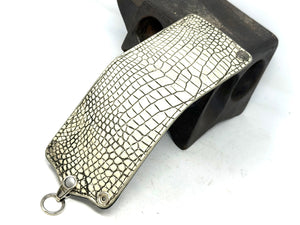 Anvil 5G Bifold Leather Chain Wallet - Antique Vanilla American Alligator