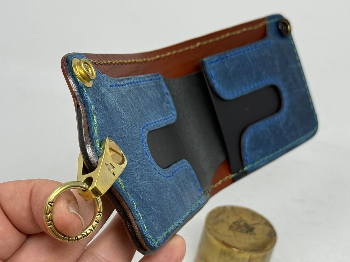 Anvil 5G Bifold Leather Chain Wallet - Aurora Hologram Stingray - Anvil Customs
