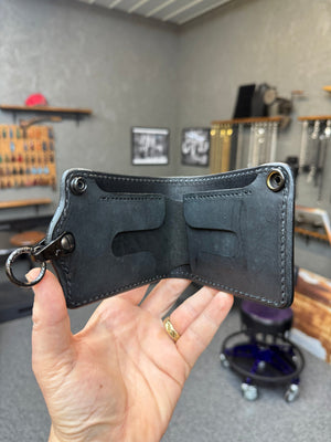 Anvil 5G Bifold Leather Chain Wallet - Black Hippo