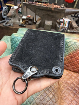 Anvil 5G Bifold Leather Chain Wallet - Black Hippo