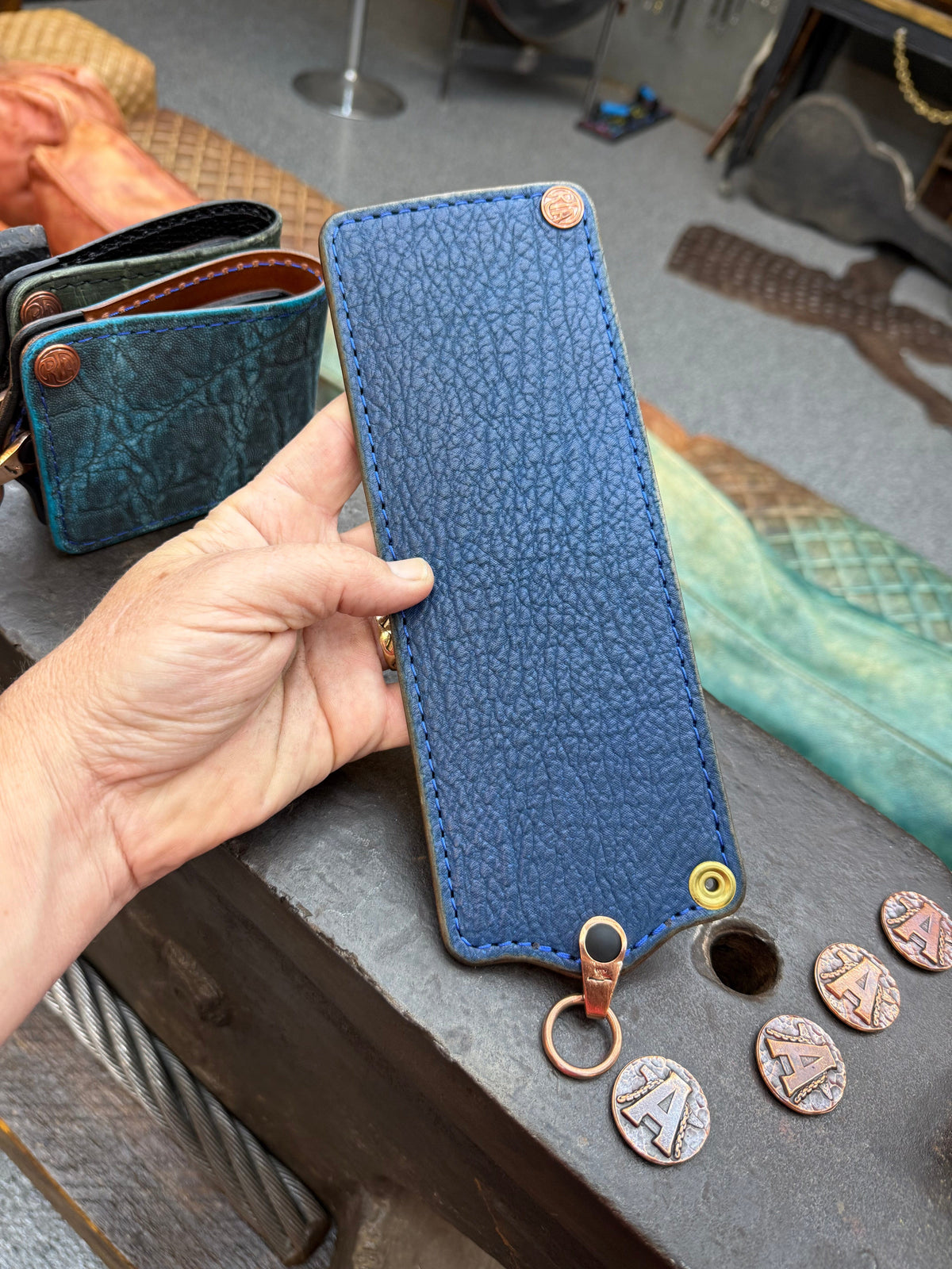ANVIL 5G Bifold Leather Chain Wallet - Blue Shark