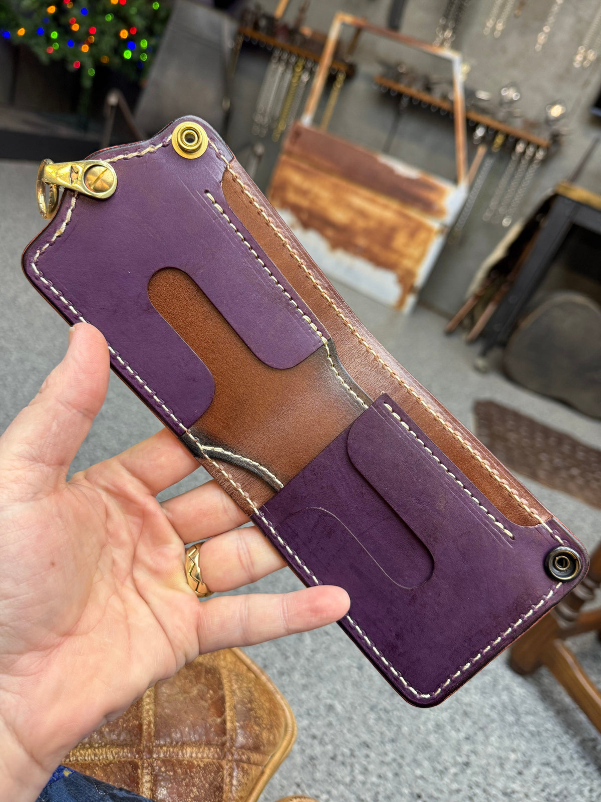 ANVIL 5G Bifold Leather Chain Wallet - Clay Alligator - Anvil Customs