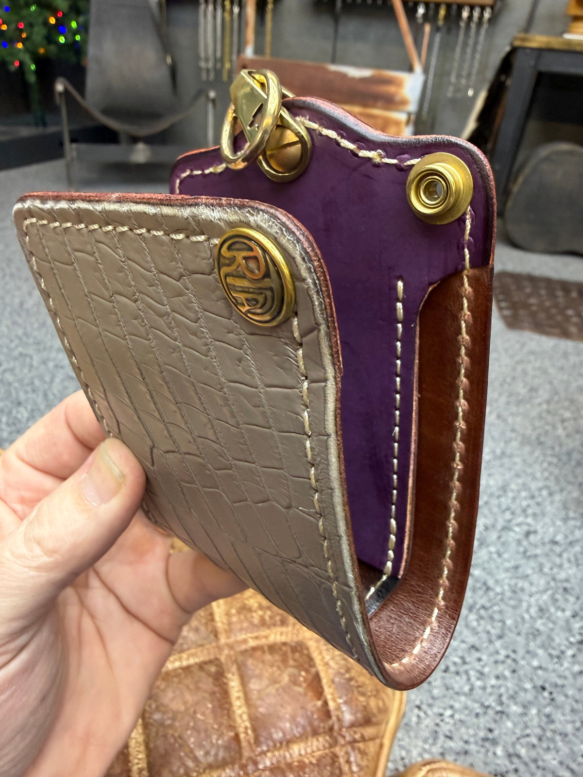 ANVIL 5G Bifold Leather Chain Wallet - Clay Alligator - Anvil Customs