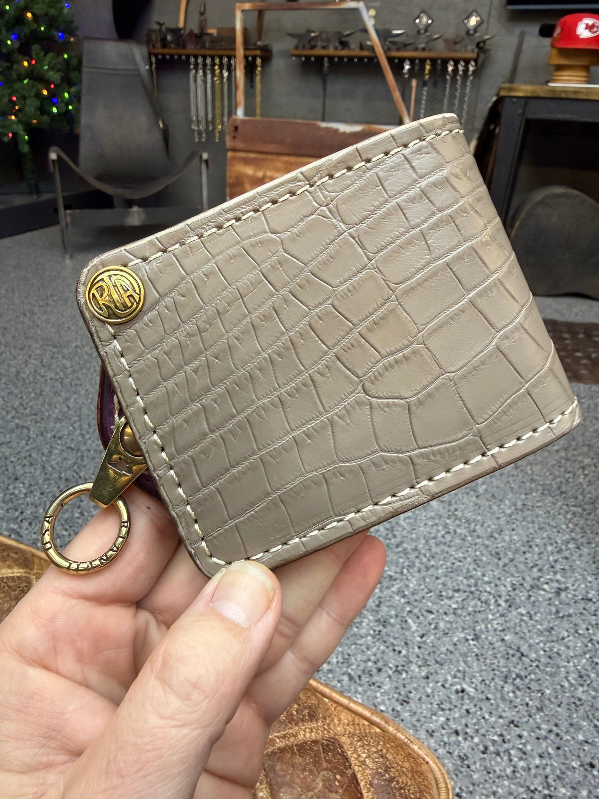 ANVIL 5G Bifold Leather Chain Wallet - Clay Alligator - Anvil Customs