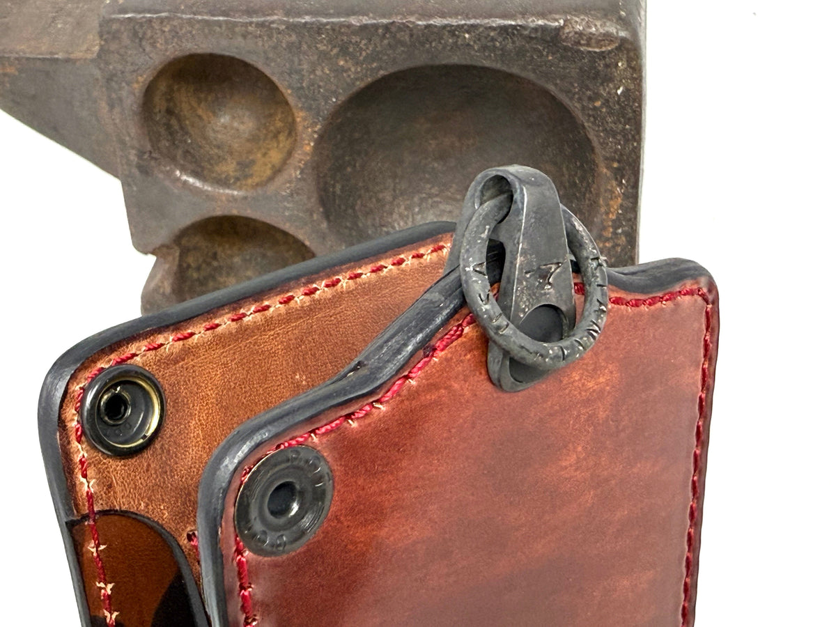 ANVIL 5G Bifold Leather Chain Wallet - Marbled Burgundy Shell Cordovan