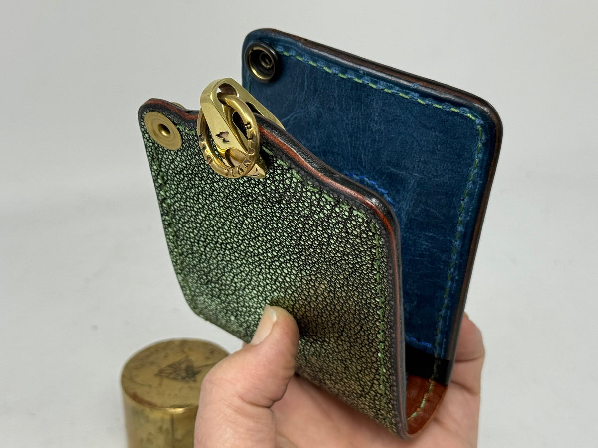 Anvil 5G Bifold Leather Chain Wallet - Metallic Emerald Stingray