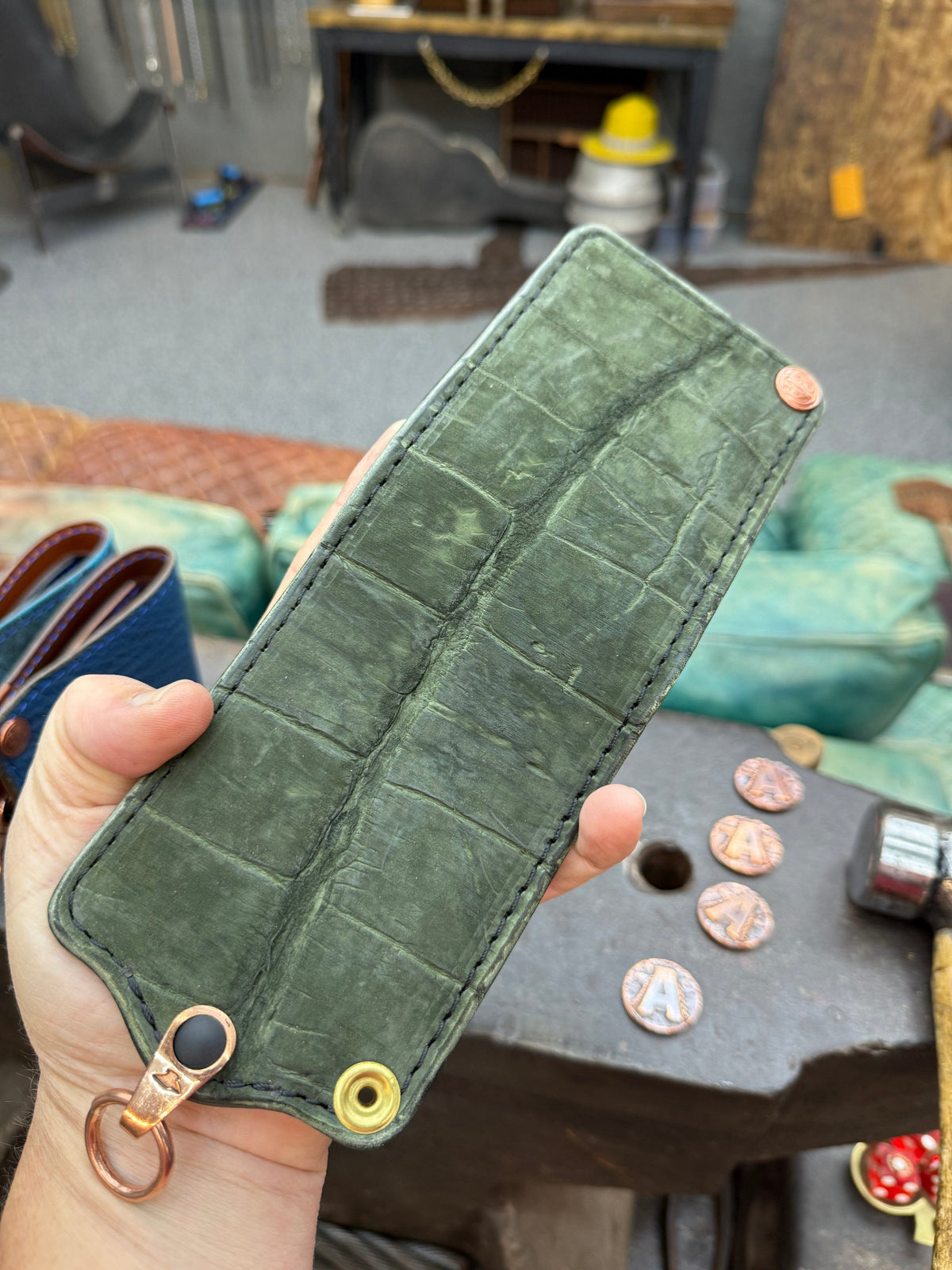 Anvil 5G Bifold Leather Chain Wallet - Nubuck Green American Alligator