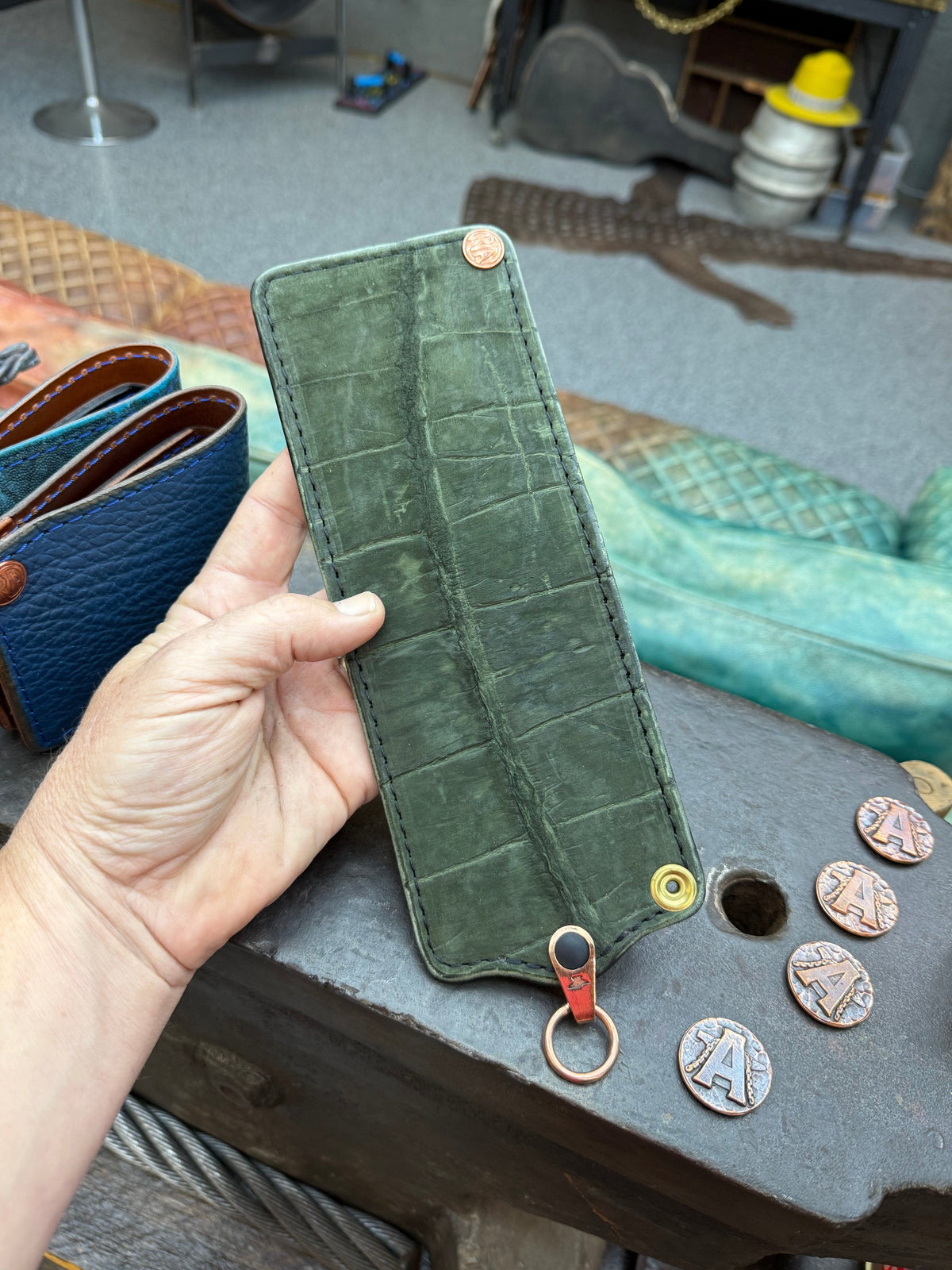 Anvil 5G Bifold Leather Chain Wallet - Nubuck Green American Alligator