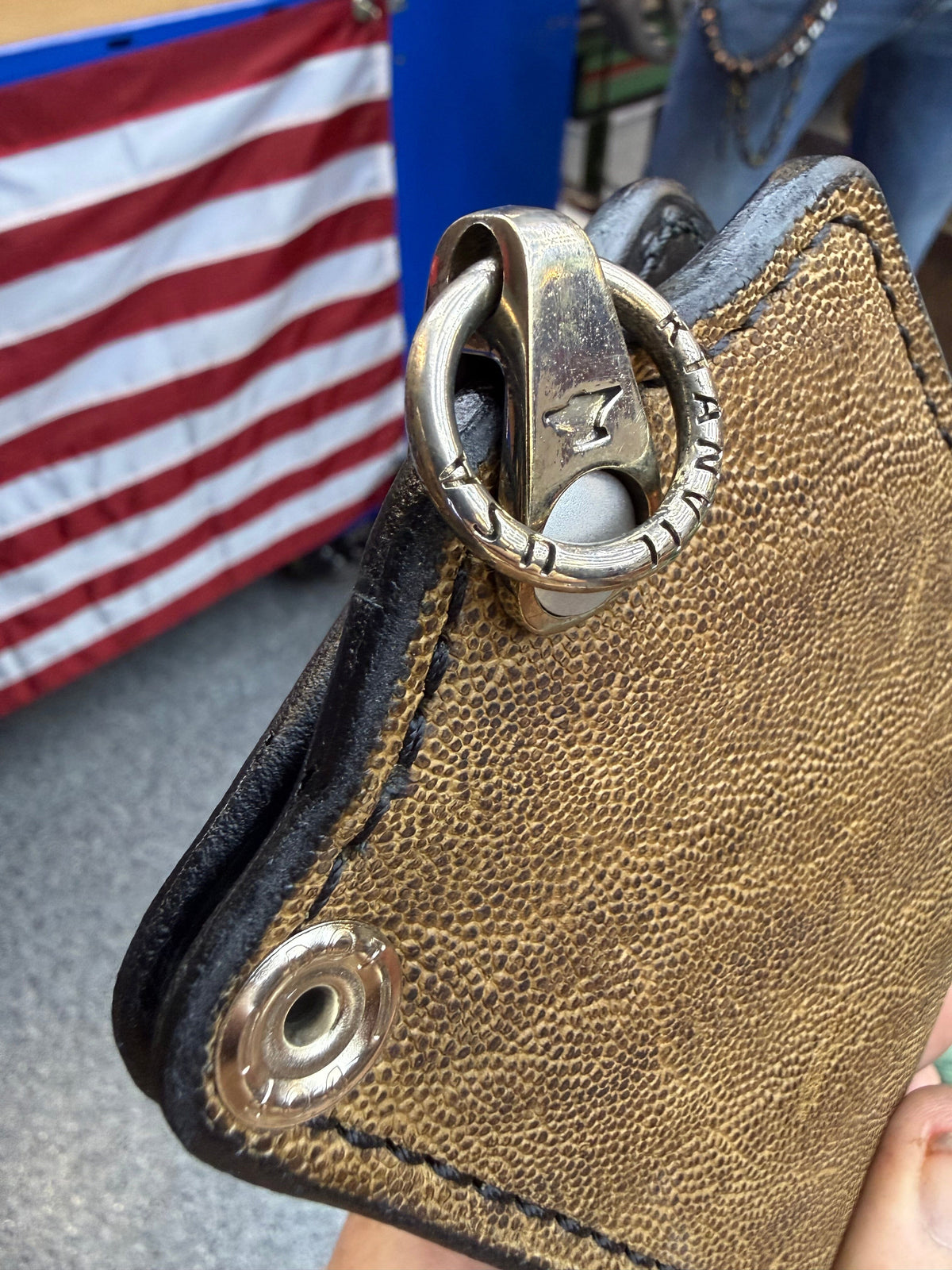 ANVIL 5G Bifold Leather Chain Wallet - Tan Elephant