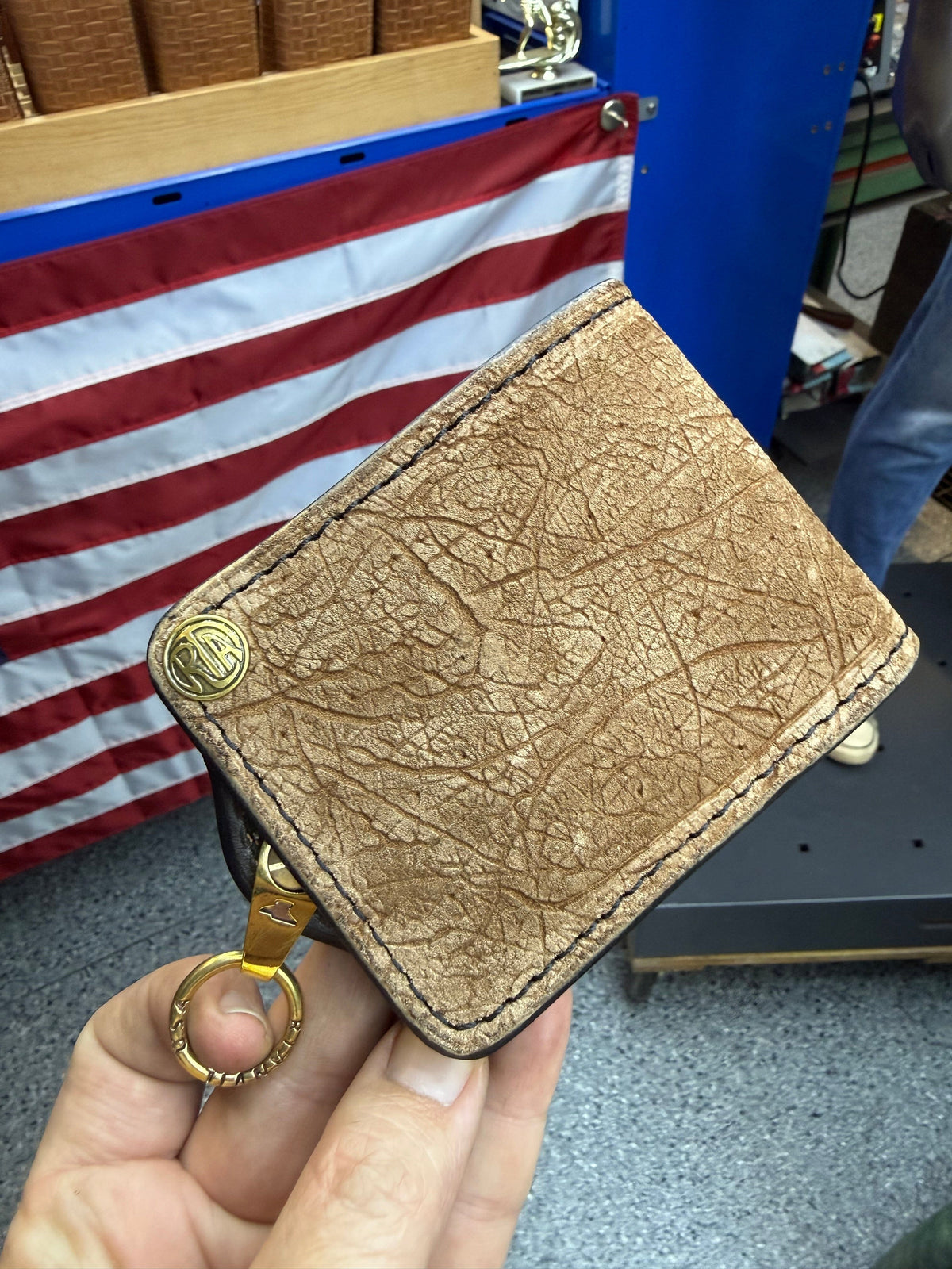 Anvil 5G Bifold Leather Chain Wallet - Tan Hippo
