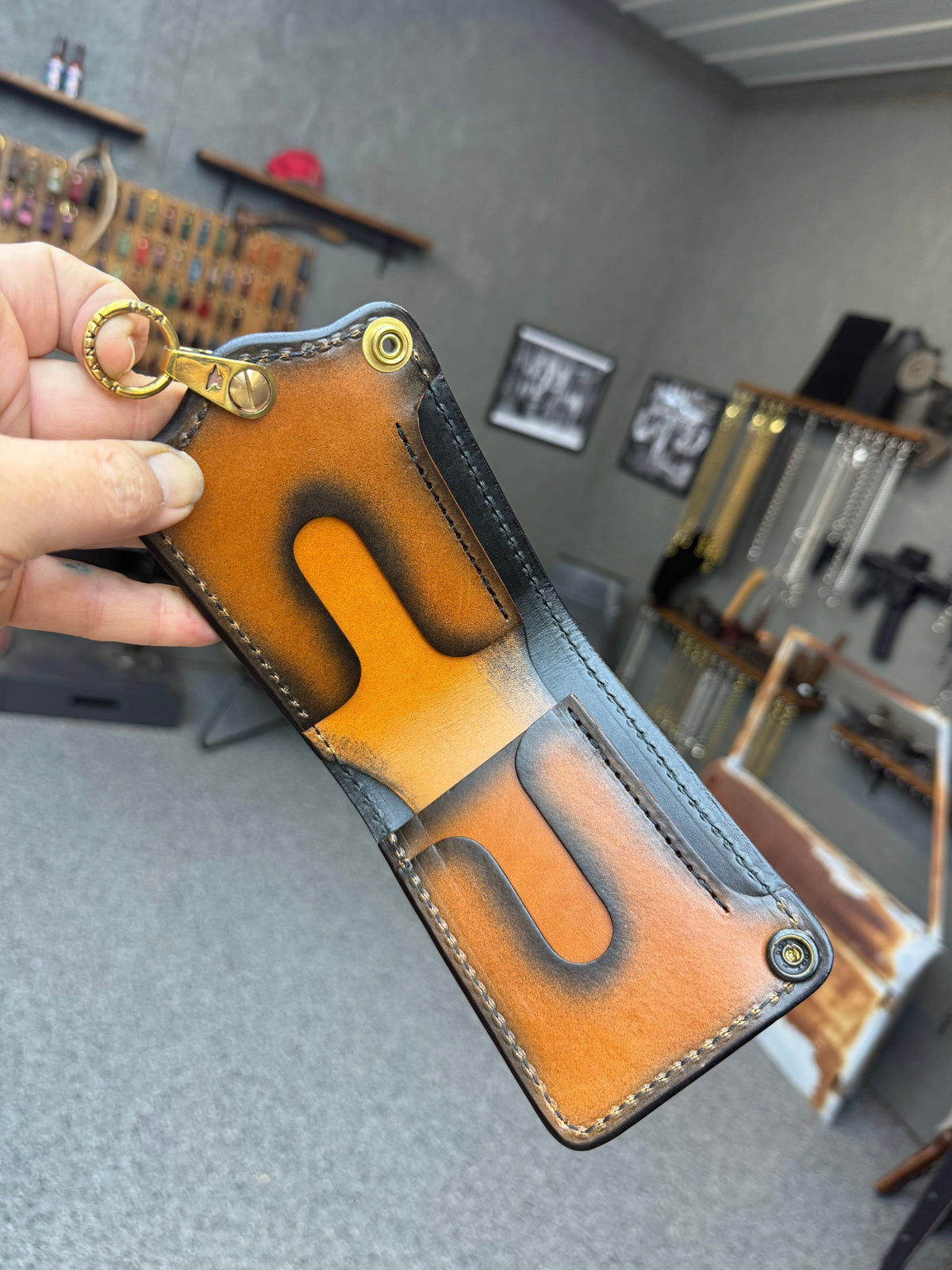 Anvil 5G Bifold Leather Chain Wallet - Tan Hippo