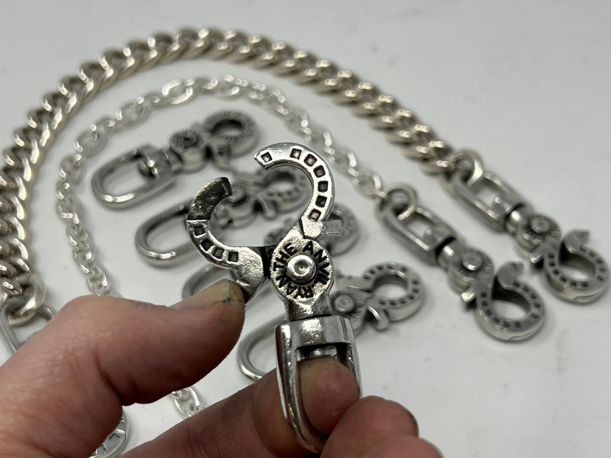 Lucky Horseshoe Wallet Chain Clasp - White Brass