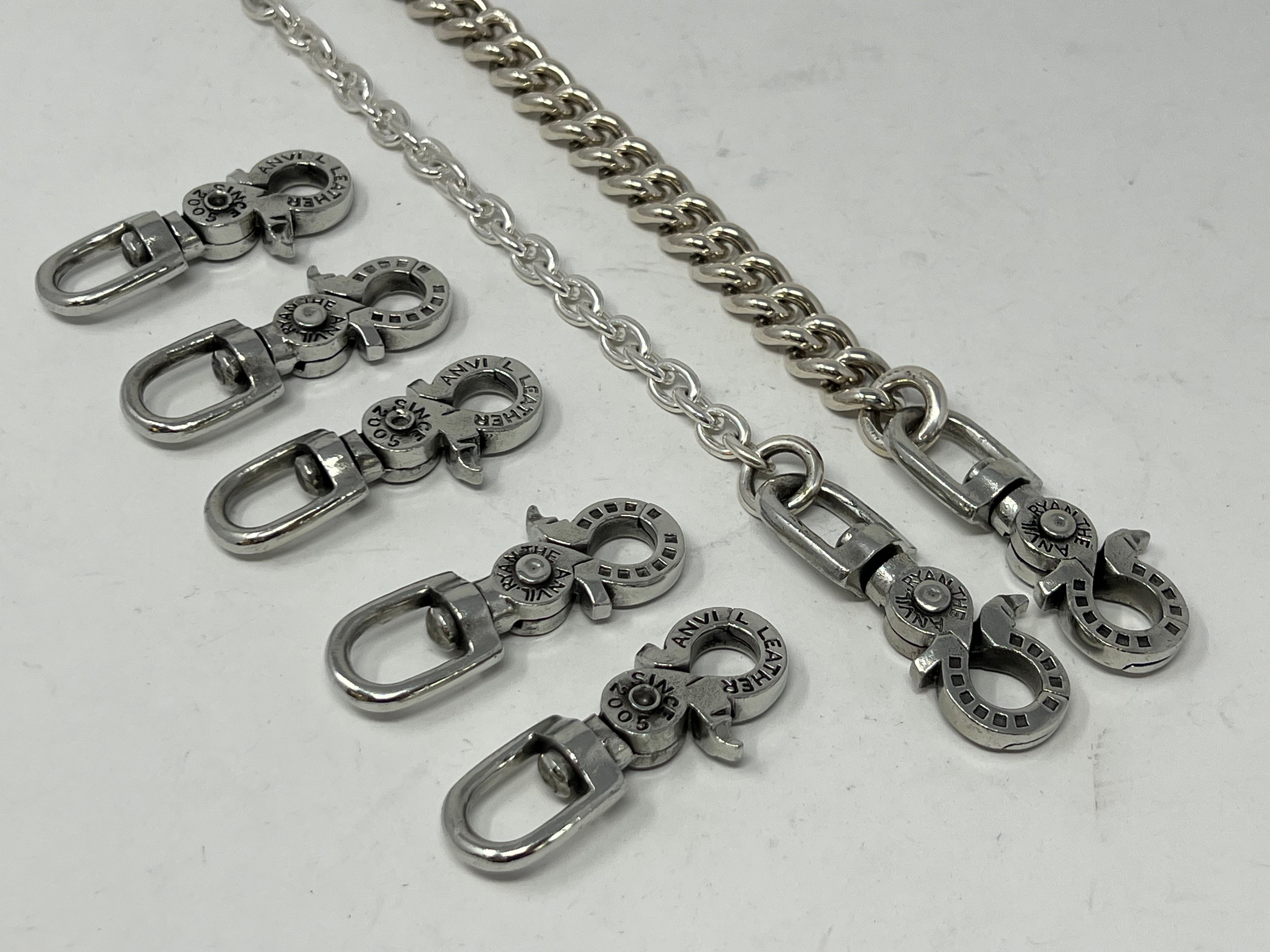 Anvil Customs Lucky Horseshoe Wallet Chain Clasp White Brass