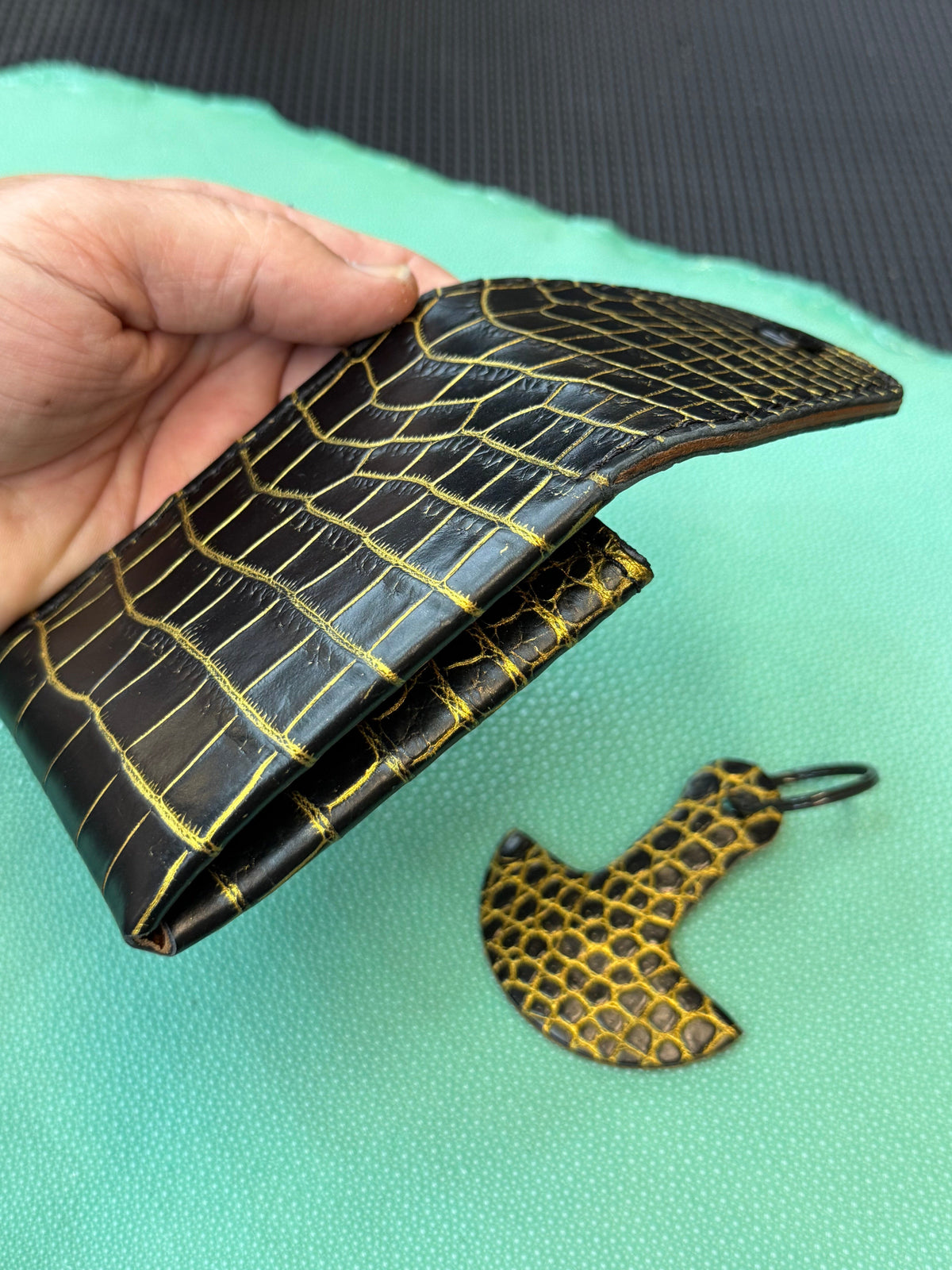 Sarasota Wallet - Black/Gold Alligator