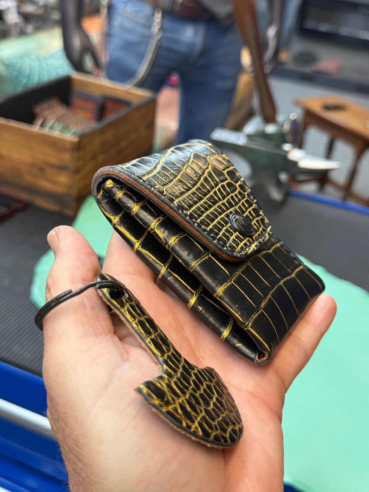 Sarasota Wallet - Black/Gold Alligator