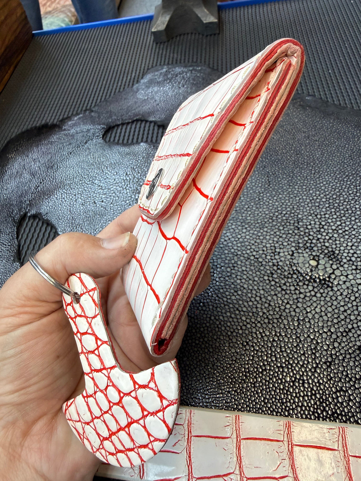 Sarasota Wallet - White/Red Alligator