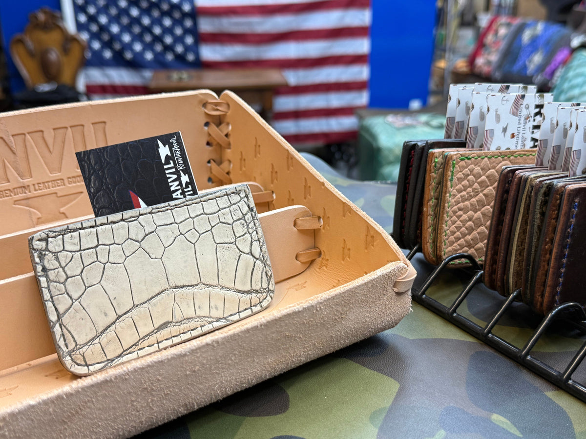 Single Pocket Card Wallet - Antique Vanilla Alligator