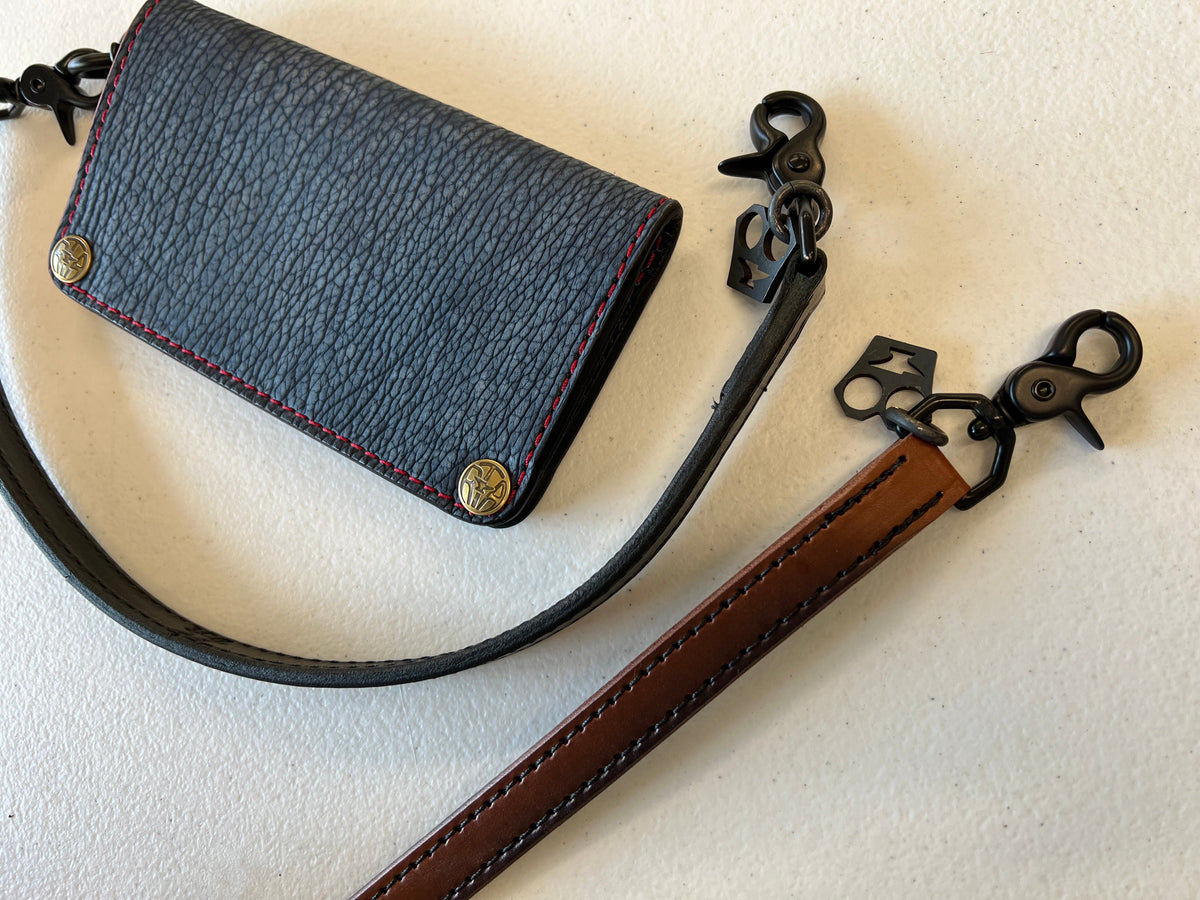Custom the insert with shoulder strap for boy compact wallet,new desgin the  insert and chain