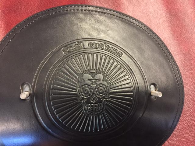 Crossbones Springer Seat