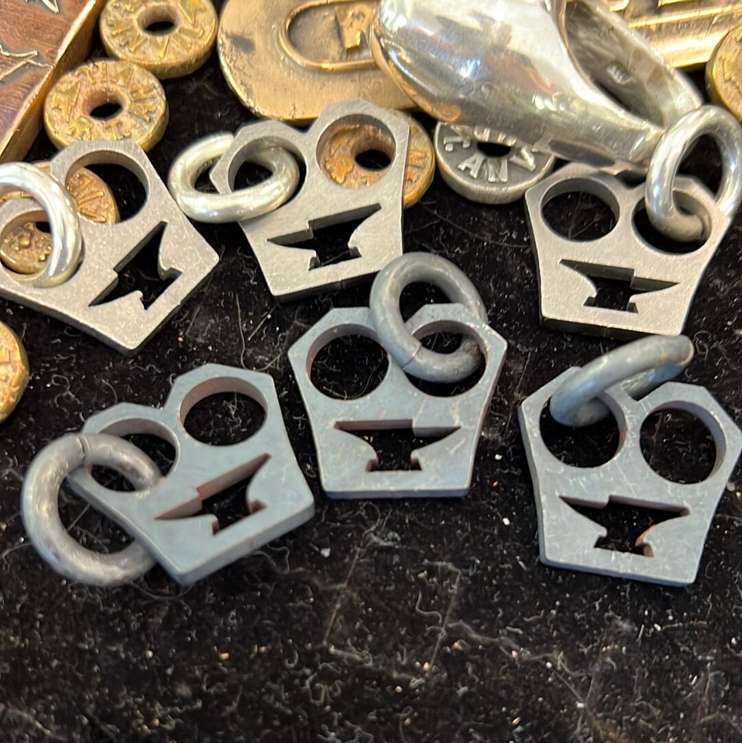 Anvil Wallet Chain Tag - Baby Double Knuckles - Anvil Customs