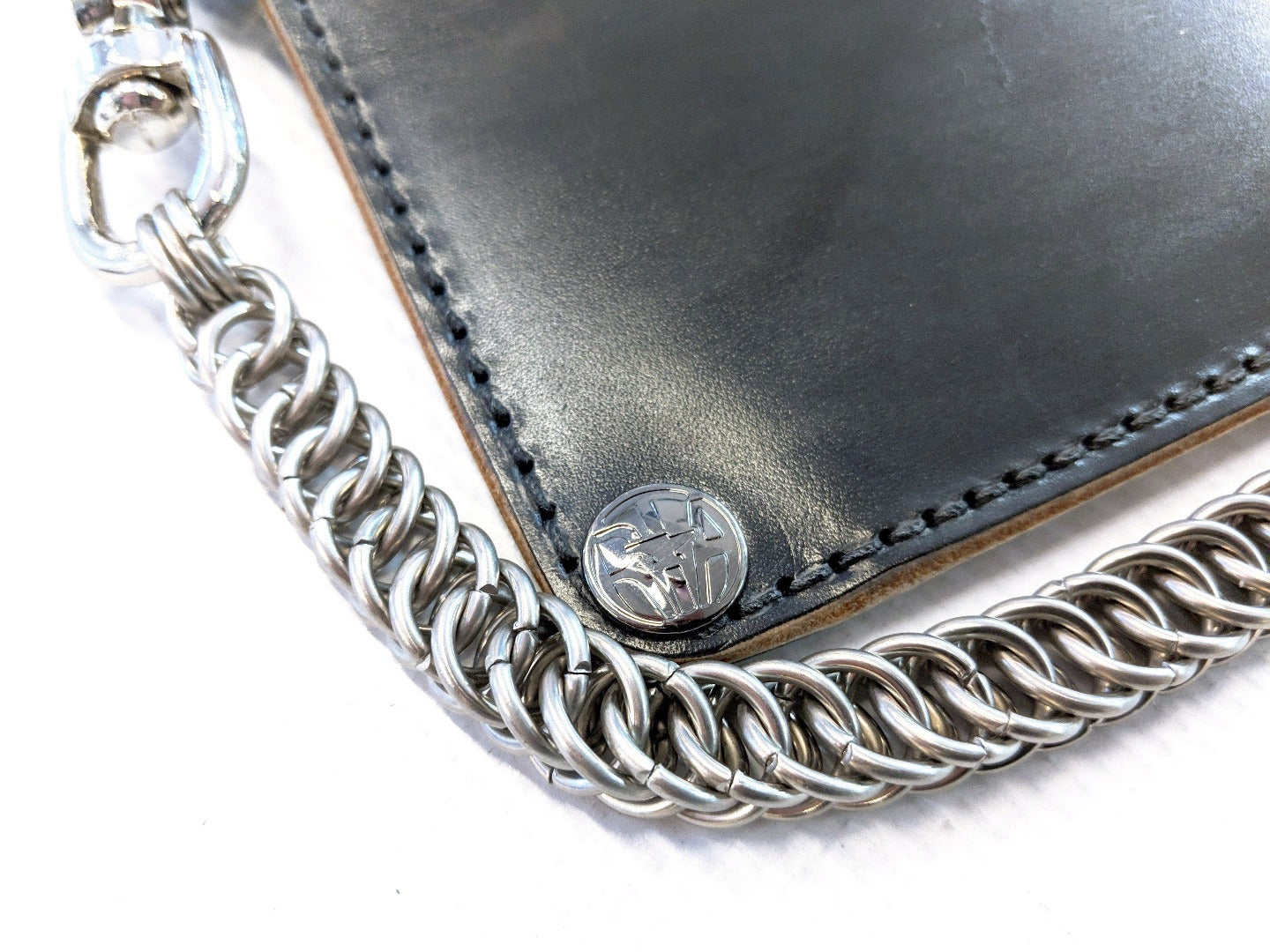 Black Chain Wallets for Men (6.7”) – Trifold Biker Wallets for Men with Chain – 100% Leather Long Wallet for Men - Leather Chain Wallet w/ 12 Credit